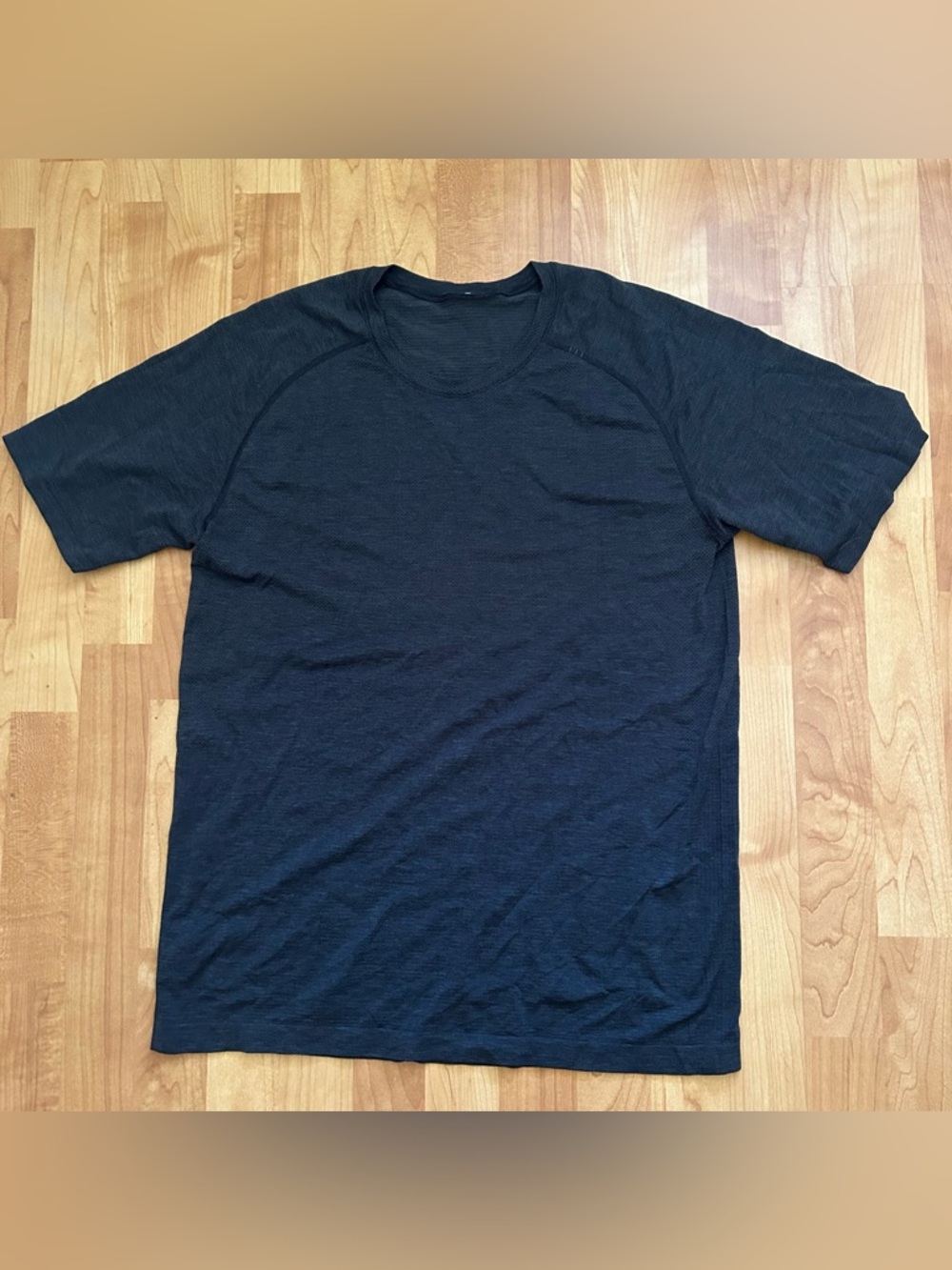 Lululemon men’s metal vent charcoal black short sleeve shirt size xl